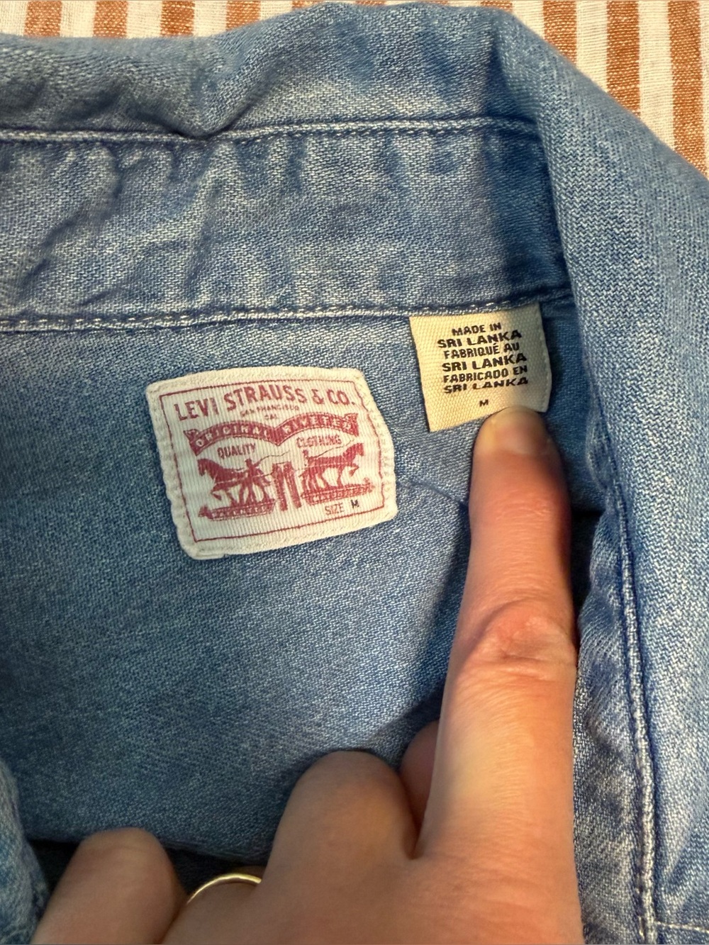 Levi’s Iconic Western Denim Shirt. M. - Picture 2 of 11